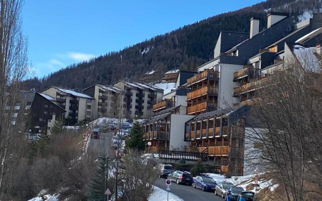 Studio Les Marmottes Bleues Praloup 1500