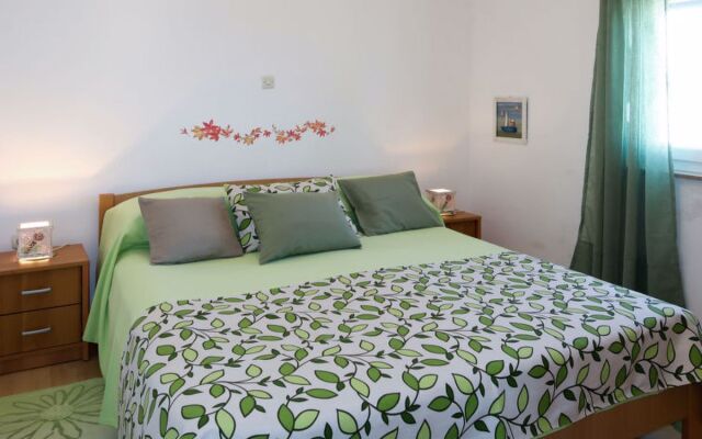 Apartment Culić Ammoudi 10179