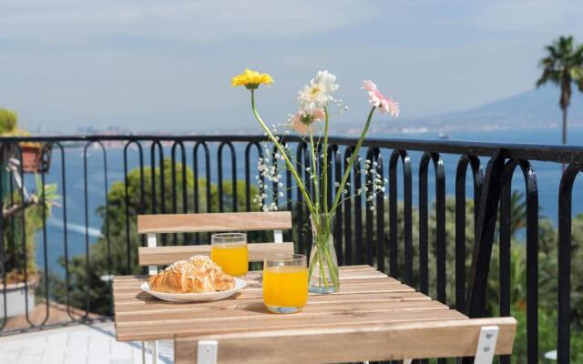 Bayview Posillipo, brand new apartment for 6, stunning view on bay