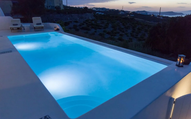 White Orchid Cave House & Studio