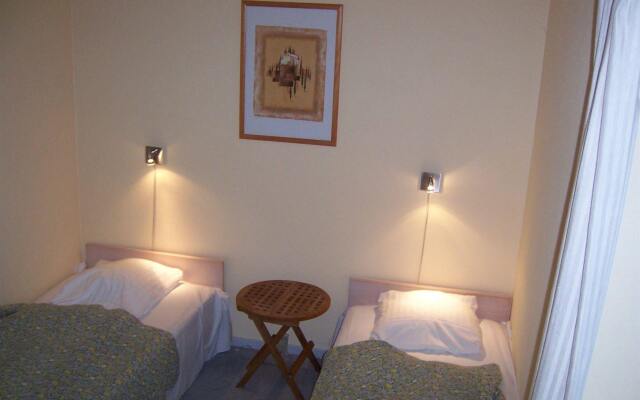 Hotel E4