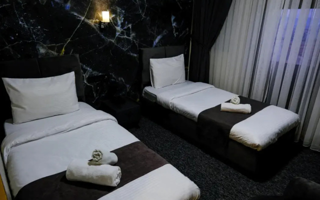 Loyal City Hotel