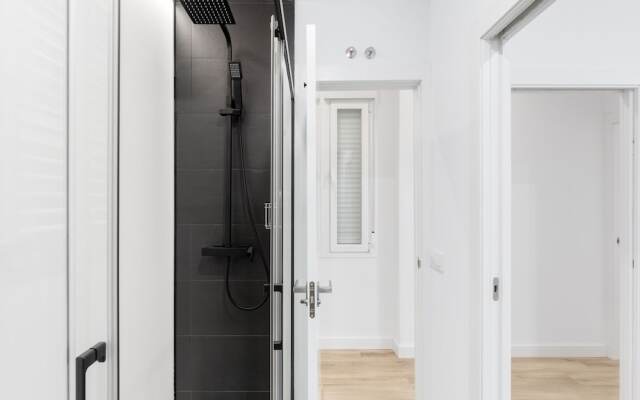 Atocha Apartment by FlatSweetHome
