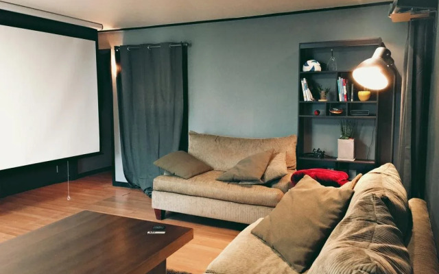 Paul's Guesthouse - Hostel