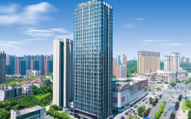 Country Inn & Suites by Radisson,Yichang Zhongnan Road Yangtze River Square Hotel – Outside – Yichang