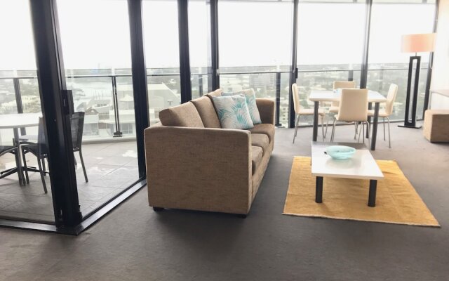 Cavill Avenue Private Apartments