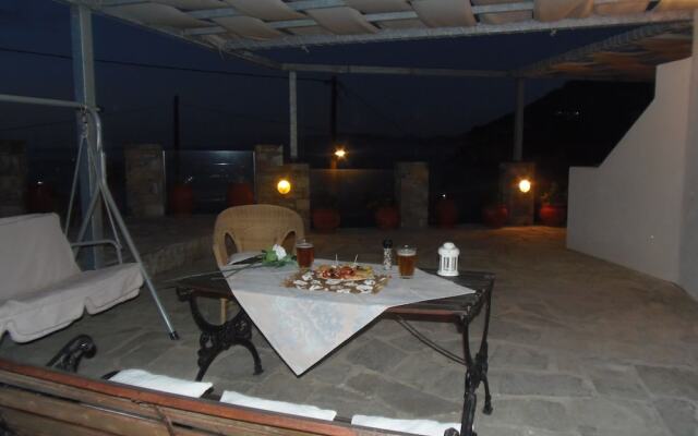 Studios Milos Skopelos-Where the Sea Meets the Sky