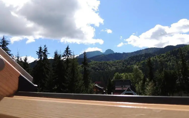Guest House & Apartment Nabucco with Mountain View