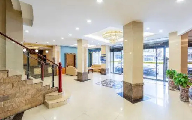 Yilu·Fengqing Business Hotel