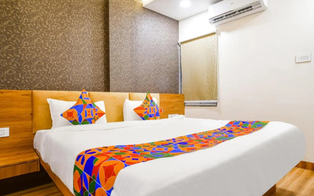 Fabhotel Woodlark Inn