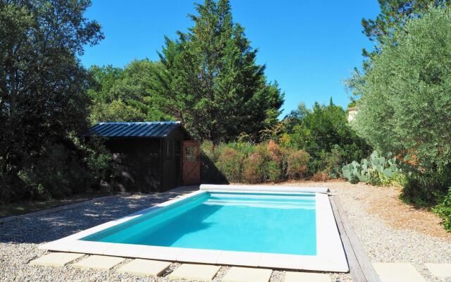 Holiday home with outdoor pool, Bédoin