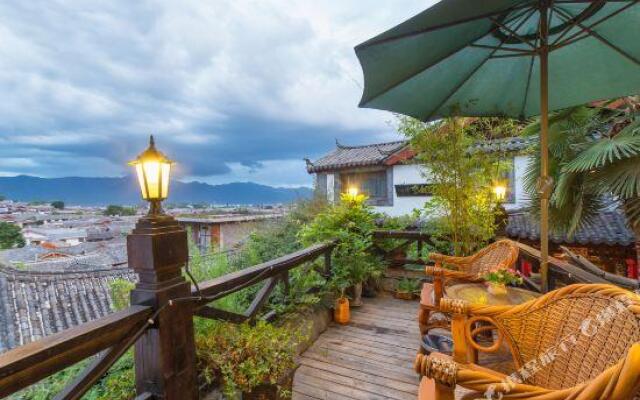 Lijiang Shishan House