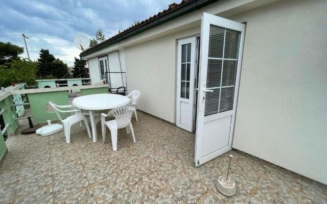 Red Apartment for 05