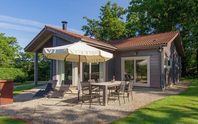 Holiday Home in Oradour sur Vayres with Private Terrace