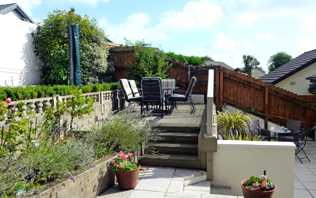 Valley Retreat - Peaceful Location Walk to Beach Parking