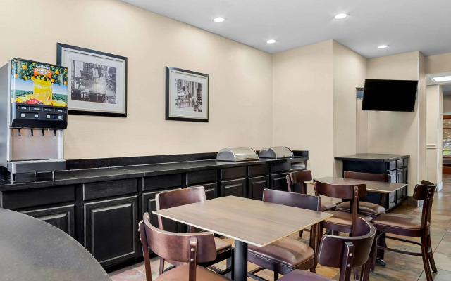 MainStay Suites Addison-Dallas