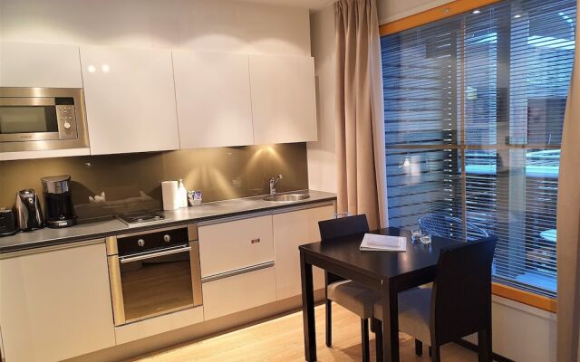 Levi Suites Levi Gold