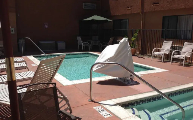 Quality Inn & Suites Oceanside near Camp Pendleton