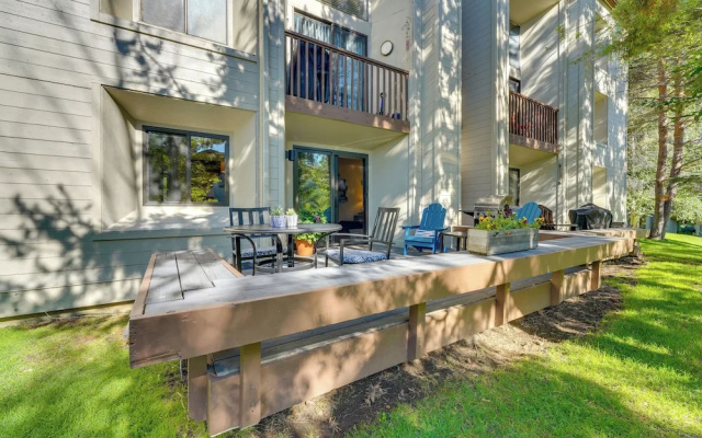All-season Sun Valley Retreat w/ Deck & Grill