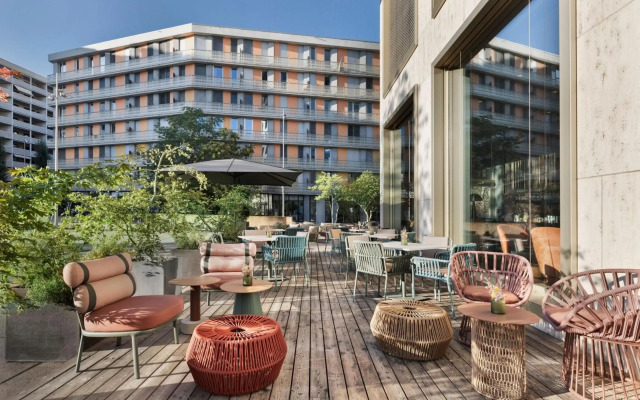 Renaissance Zürich Tower Hotel