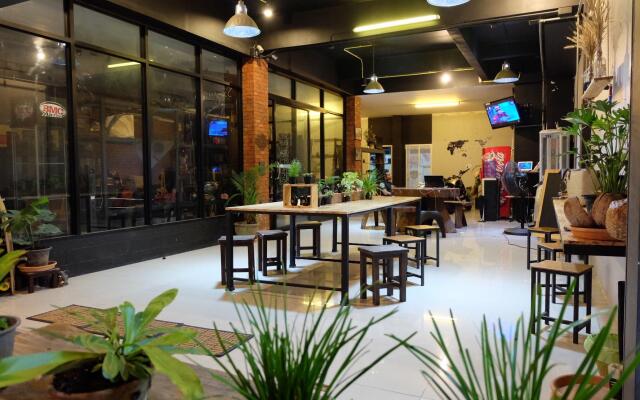 Ma Norn Phuket Hostel