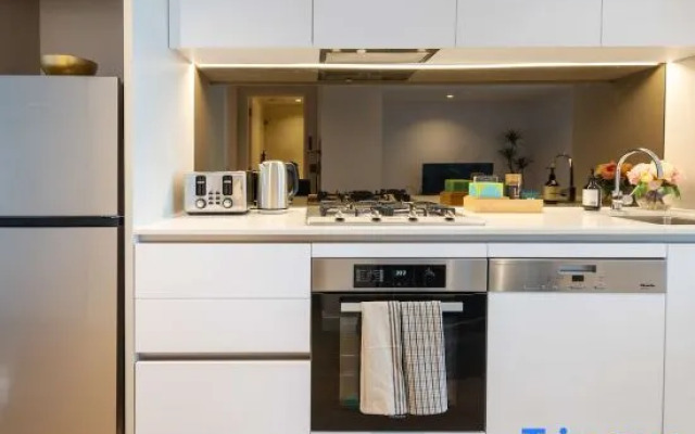 1B1B Condo with Bay &River Views