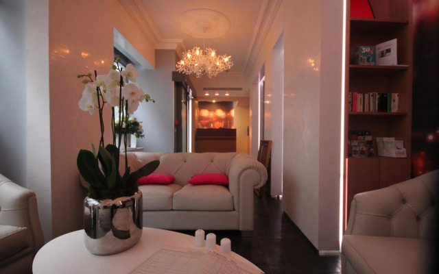 Hotel Lumières Montmartre Paris