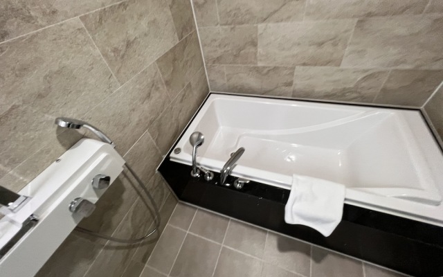 Jinju Raon Stay in Perla