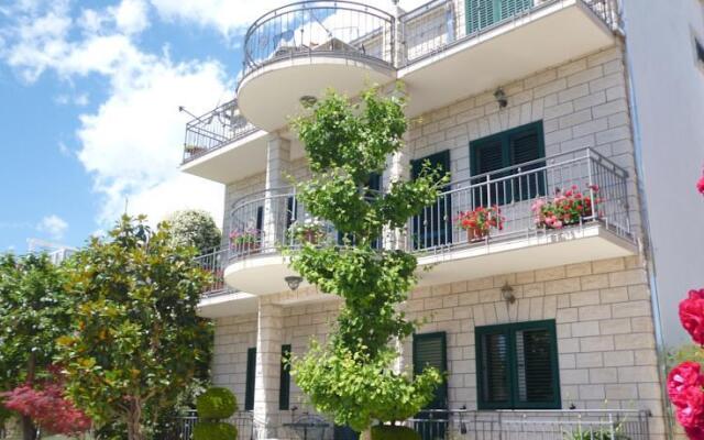 Anita Apartments