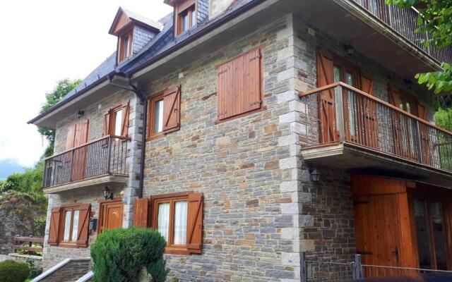 Chalet with 3 bedrooms in Viella with wonderful mountain view furnished garden and WiFi 13 km from the slopes