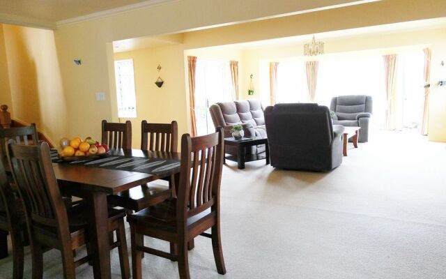 Foodora Lake View Bed & Breakfast