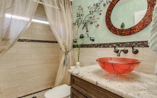 Luxe Scottsdale Home W/pool, Spa, & Tesla Charger