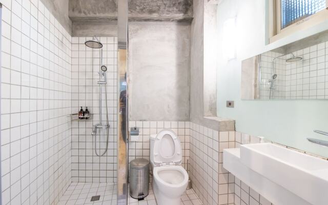 OwlStay Jiufen Green Ray