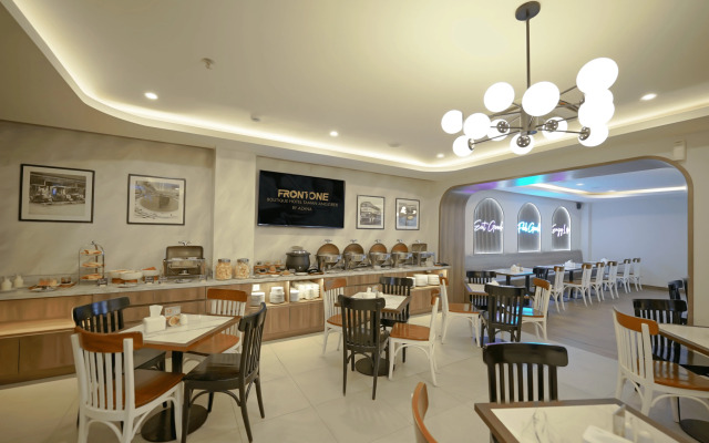 Front One Boutique Hotel Taman Anggrek