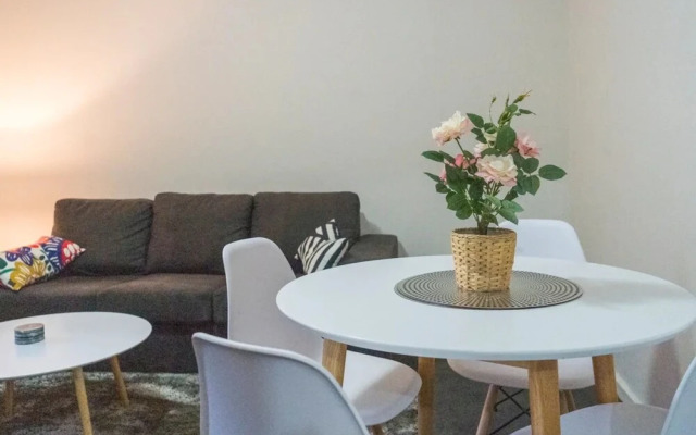 Comfortable New 2 Bedroom Apartment by St Kilda Pier