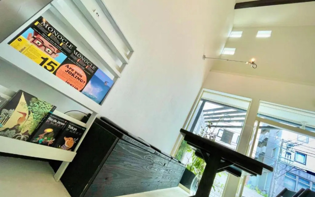 En- Hostel & Café Bar