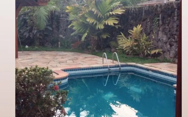 Casa 5 suítes com piscina e churrasqueira