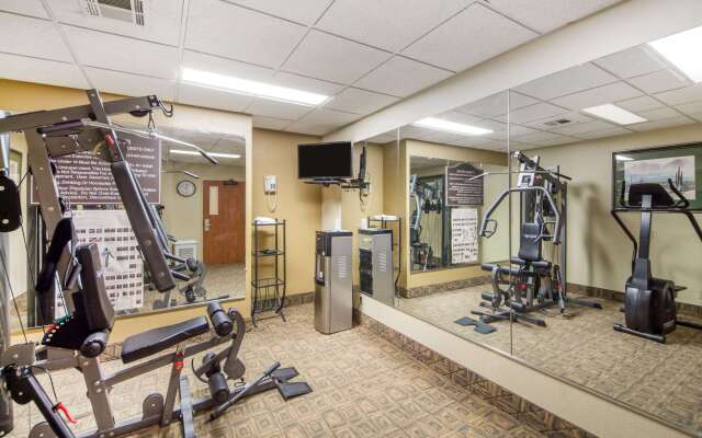 Quality Inn & Suites MidAmerica Industrial Park Area