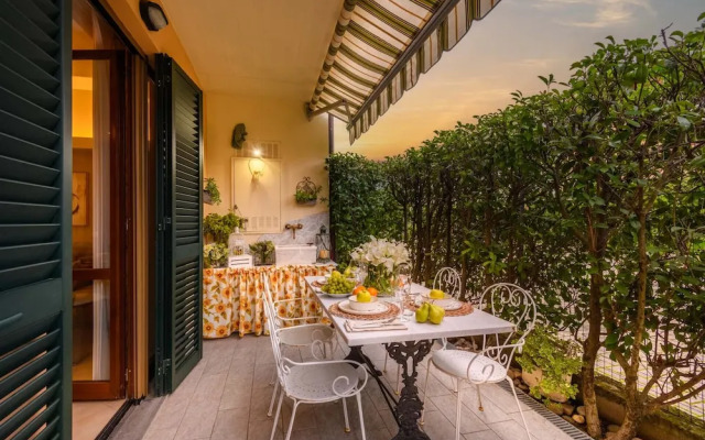Casa Ambra in Lucca With 1 Bedrooms and 1 Bathrooms