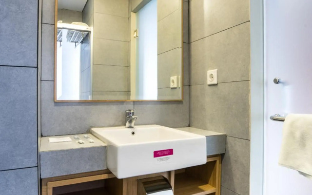 Maple Hotel Jakarta