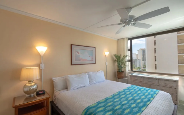 Waikiki Banyan - Partial Ocean View Tower 2 Suite 1204
