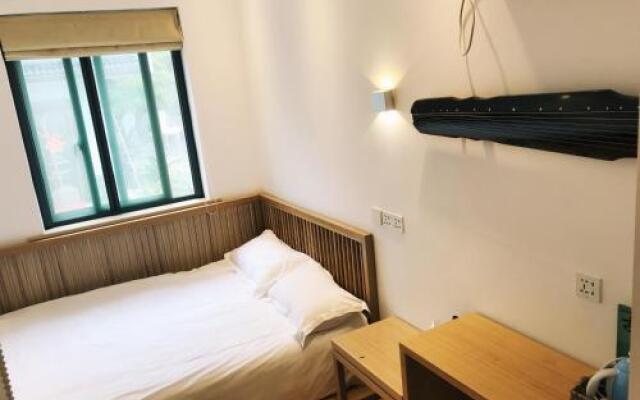 Fullmoon Hostel