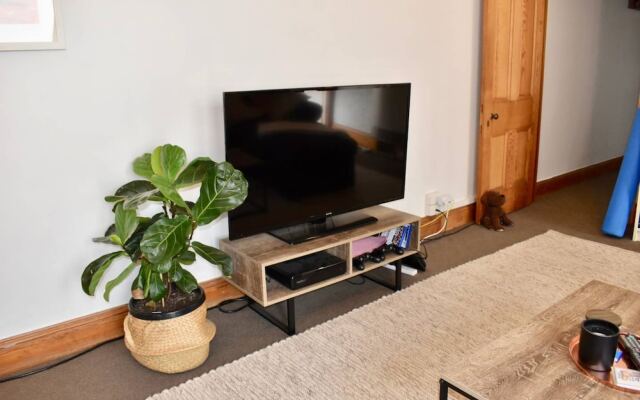 Charming Terrace House on Tree Lined Street