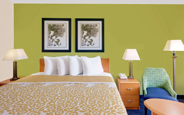 Days Inn by Wyndham Easton