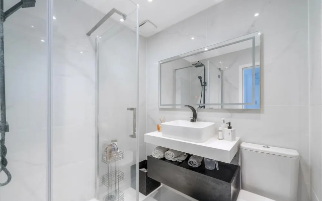 Modern South Wimbledon Stay