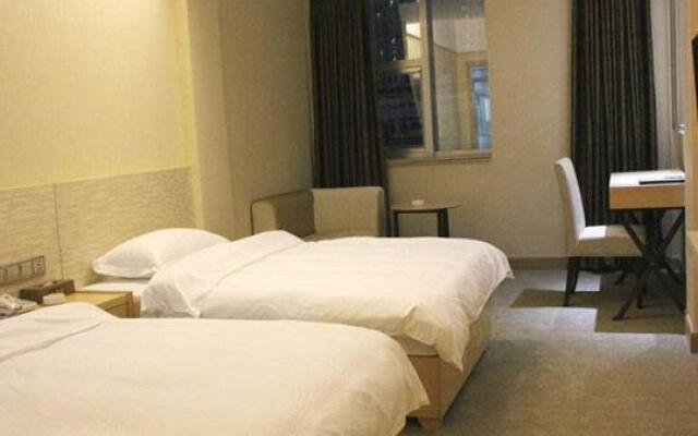ZMAX Chao Man Hotel (Guangzhou high speed rail South Station Nanpu subway station shop)