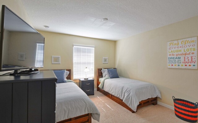 Storey Lake 4 Bedroom Townhome w Splashpool - 1610ST