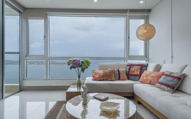 3BR Chic Oceanfront Apartment With Amazing City and Ocean Views