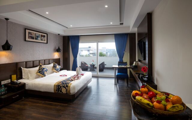 Hotel Saffron Crest
