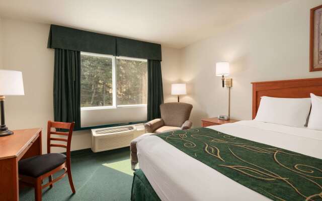 Travelodge by Wyndham Dunsmuir